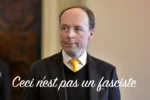 Jussi Halla-aho, kuvassa lukee ”Ceci n'est pas un fasciste”